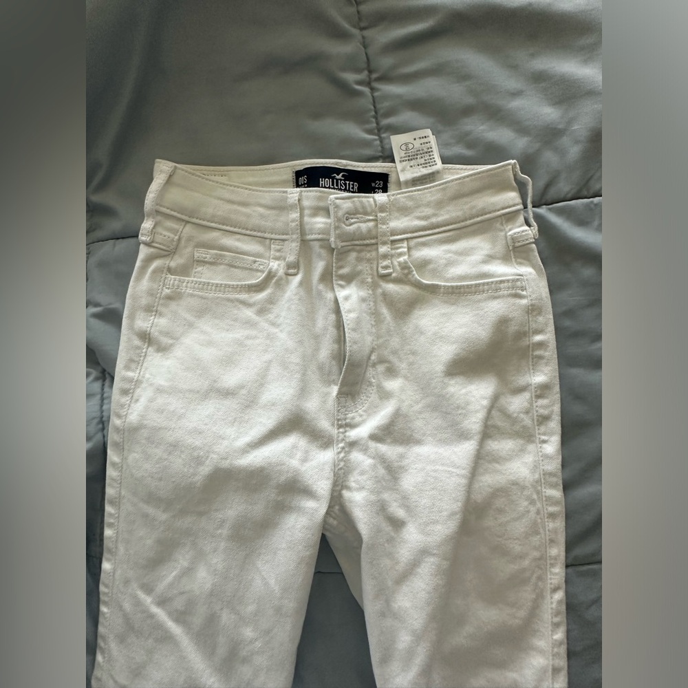 Hollister High Rise Super Skinny White Jeans in Classic Stretch